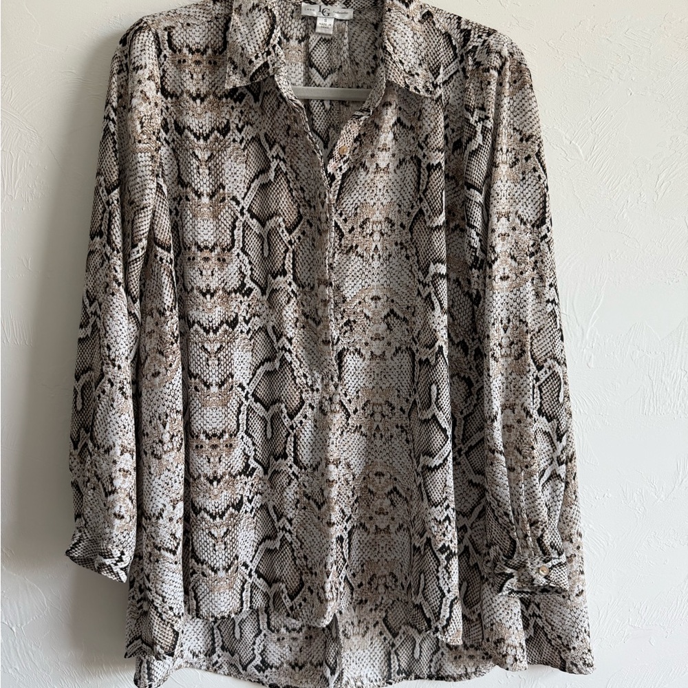 5 FOR $27.00 LG Snakeskin Pattern Blouse